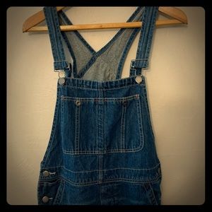 Free People classic blue denim overalls size 27